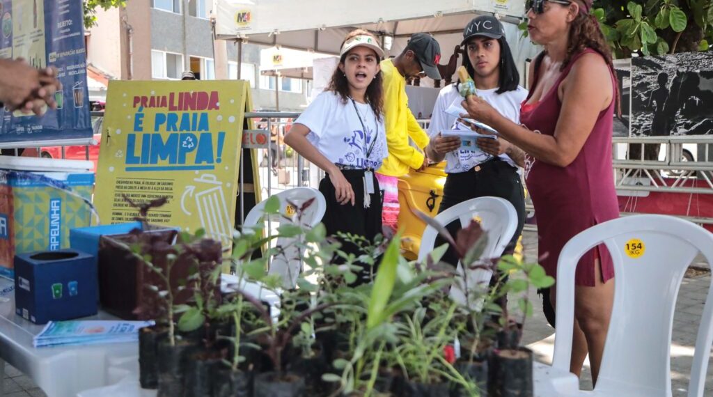 A Onda É Preservar: ação leva educação ambiental marinha para praias de Salvador neste final de semana