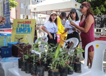 A Onda É Preservar: ação leva educação ambiental marinha para praias de Salvador neste final de semana