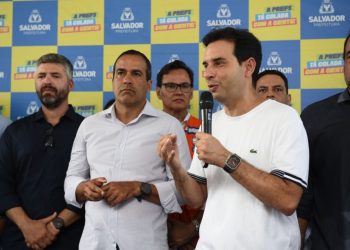 Ao lado de Bruno Reis, Leo Prates participa de entrega de contenção de encosta em Plataforma: “São obras que salvam vidas”