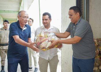 Bahia Sem Fome entrega 40 toneladas de alimentos em Juazeiro e discute ações com Prefeitura