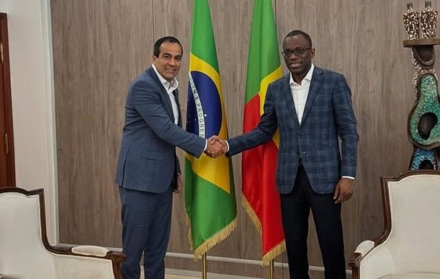 Bruno Reis discute revitalização da Casa do Benin em reunião com ministro de Relações Exteriores do país africano