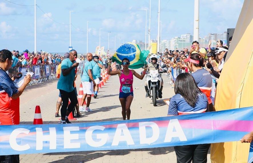 Corrida Sagrada atrai 1,5 mil atletas nacionais e estrangeiros nesta quinta (16)