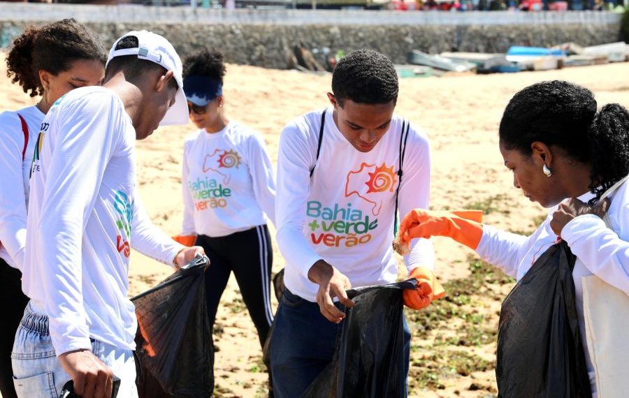 Festa de Iemanjá: Praia do Rio Vermelho recebe mobilização ambiental