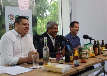 “Investir nas agroindústrias familiares é ampliar as oportunidades no campo”, destaca Jerônimo na primeira agenda de 2025