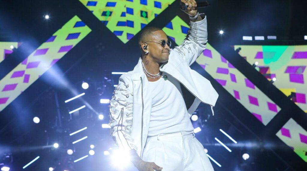 Léo Santana dá as boas-vindas a 2025 no Festival Virada Salvador