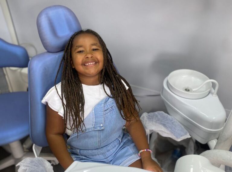 Odontomóvel garante mais de 15 mil atendimentos gratuitos em Salvador em 2024