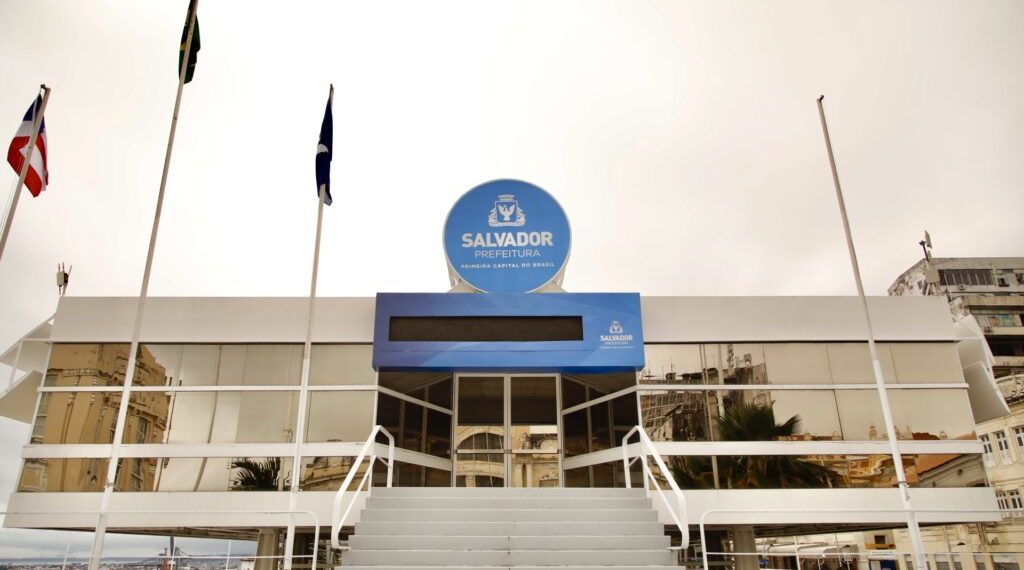  Prefeitura entrega contenção de encosta em Tancredo Neves nesta quinta-feira (2)