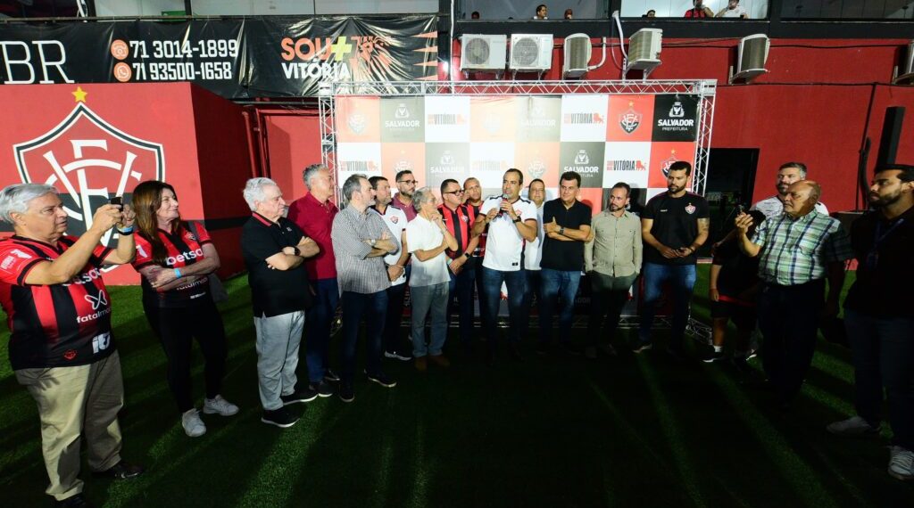 Prefeitura entrega estacionamento do Parque Canabrava com 2 mil vagas e anuncia construção de nova via na região do Barradão