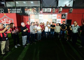 Prefeitura entrega estacionamento do Parque Canabrava com 2 mil vagas e anuncia construção de nova via na região do Barradão