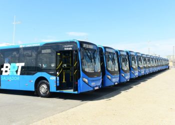 Prefeitura entrega mais 40 ônibus com ar-condicionado e amplia renovação da frota com veículos climatizados