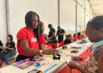 Prefeitura faz ativação de campanha de combate à violência contra as mulheres no Carnaval de Salvador