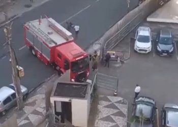 Princípio de incêndio atinge telhado do Teatro Castro Alves