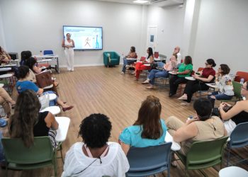 Profissionais da rede municipal de saúde são capacitados para busca ativa e exames de contatos de Hanseníase