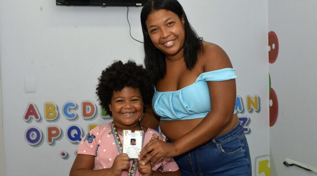 Salvador já emitiu mais de 9 mil carteiras de identificação para pessoas com transtorno do espectro autista