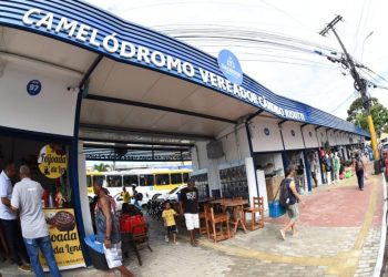 Semop fecha 2024 com credenciamento online de ambulantes, plataforma no Carnaval e 20 novos camelódromos entregues