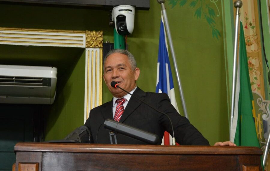 Téo Senna aponta politicagem da oposição e lembra aumento do governo de quase 20% no transporte intermunicipal: “Se calaram”