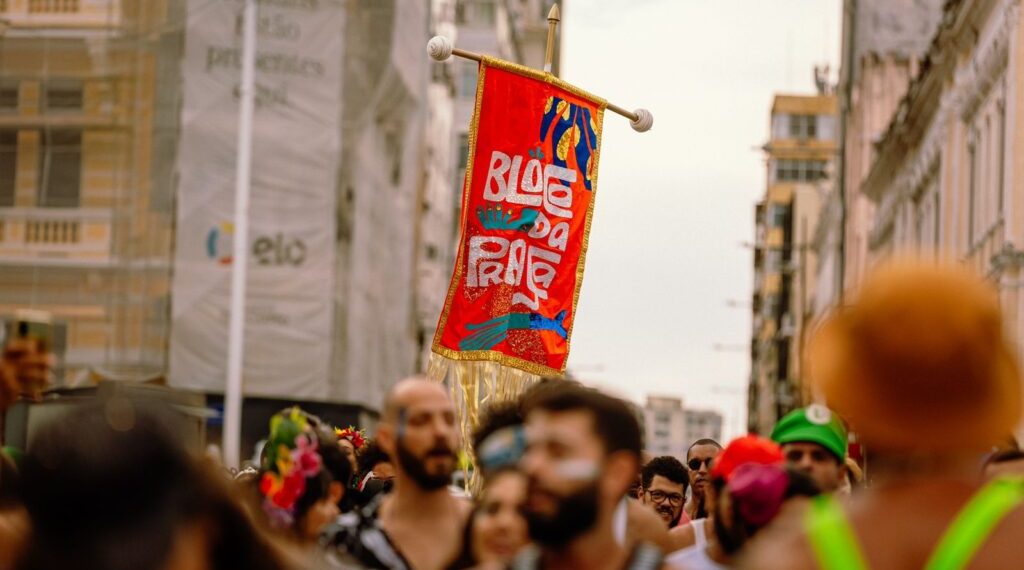 Bloco da Praça celebra 40 anos de axé music desfilando pelas ruas do Centro Histórico