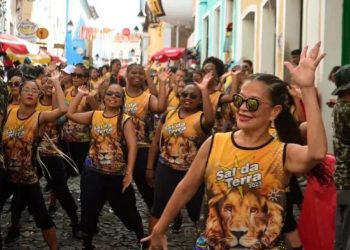 Bloco Sal da Terra faz esquenta para o Carnaval 2025 neste sábado no Centro Histórico