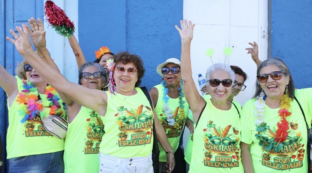 Bloquinho dos Idosos leva alegria ao Santo Antônio Além do Carmo