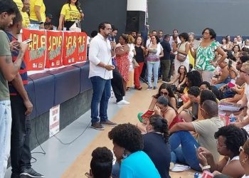 Em assembleia, Fetrab cobra o cumprimento da Lei do Piso Nacional do Magistério em Salvador