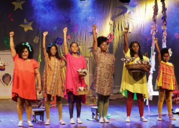 Espetáculo ‘Tardes Pretinhas’ aposta no protagonismo da cultura afro-brasileira para crianças