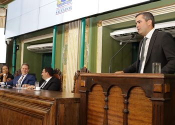 Novato na Câmara, Omarzinho assume vaga de membro na CCJ