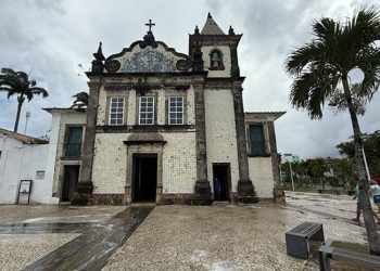 Oito templos são interditados em Salvador após desastre na ‘igreja do ouro’