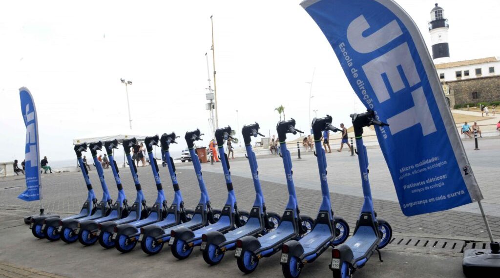 Patinetes elétricos terão operação restrita durante Carnaval de Salvador