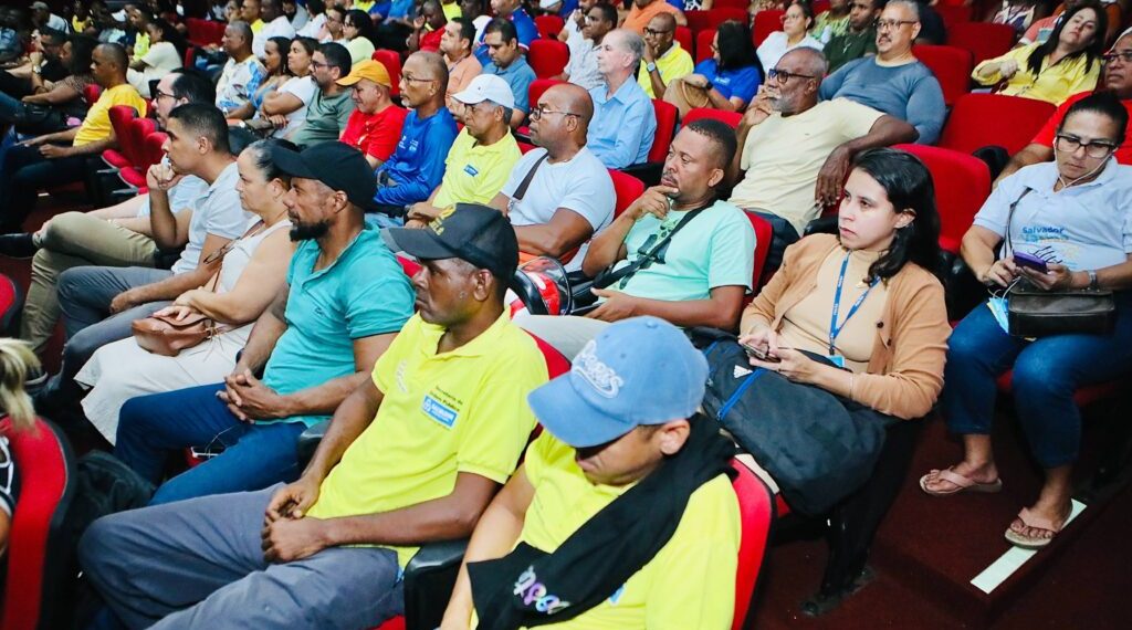 Prefeitura capacita servidores para atendimento humanizado no Carnaval de Salvador
