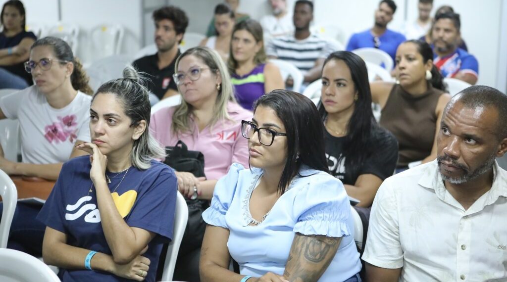 Prefeitura discute benefícios do Selo Camarote Sustentável com representantes de camarotes