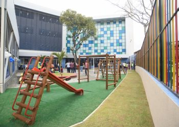 Prefeitura entrega nova escola no Rio Sena, Subúrbio Ferroviário, com capacidade para mais de 1 mil alunos