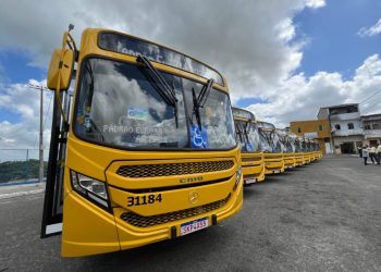 Prefeitura entrega novos ônibus com ar-condicionado para o Subúrbio Ferroviário