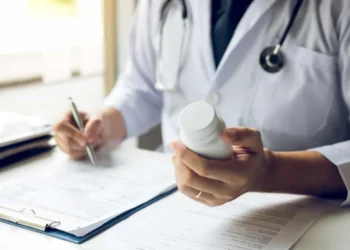 Anvisa aprova medicamento para retardar avanço do Alzheimer