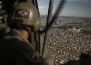 Após um ano, centro de Porto Alegre tenta virar página das inundações