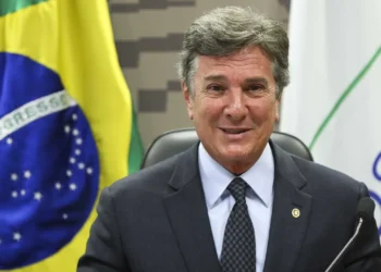 Por 6 votos a 4, STF decide manter a prisão do ex-presidente Collor
