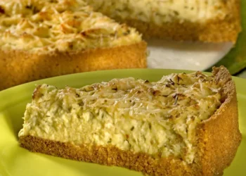 Três pessoas estão na UTI após comerem torta supostamente envenenada de padaria em BH