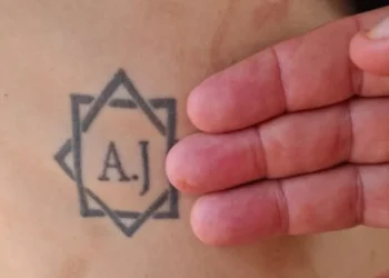 Vítima de trabalho análogo à escravidão é obrigada a tatuar iniciais de patrões em MG