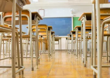 1 em cada 5 cidades do país não oferece educação básica para adultos