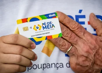 Bolsistas começam a receber pagamentos do Pé-de-Meia Licenciaturas