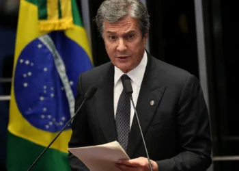 Collor cumpre prisão domiciliar em cobertura avaliada em R$ 9 milhões em Maceió