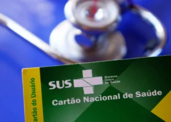 Governo quer promover marca de ação contra filas do SUS em hospitais privados e atrair emendas