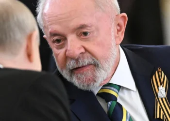 Guerra comercial? Lula vai à China em busca de investimentos