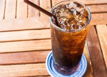 Médico diz que refrigerante foi principal causa para formação de 35 pedras em bexiga de idoso em MG