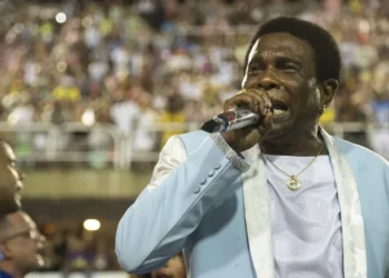 Neguinho da Beija-Flor adianta detalhes sobre escolha de sucessor no Carnaval 2026