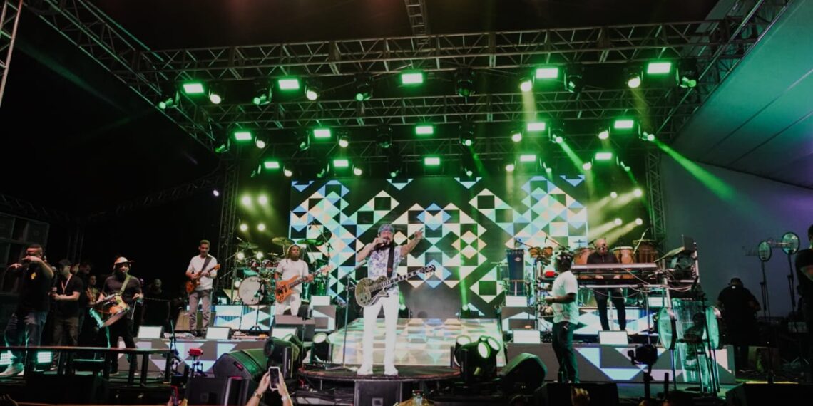 Bell Marques esquentou o São João em Paripe com forró, axé e muita emoção, no domingo (22)