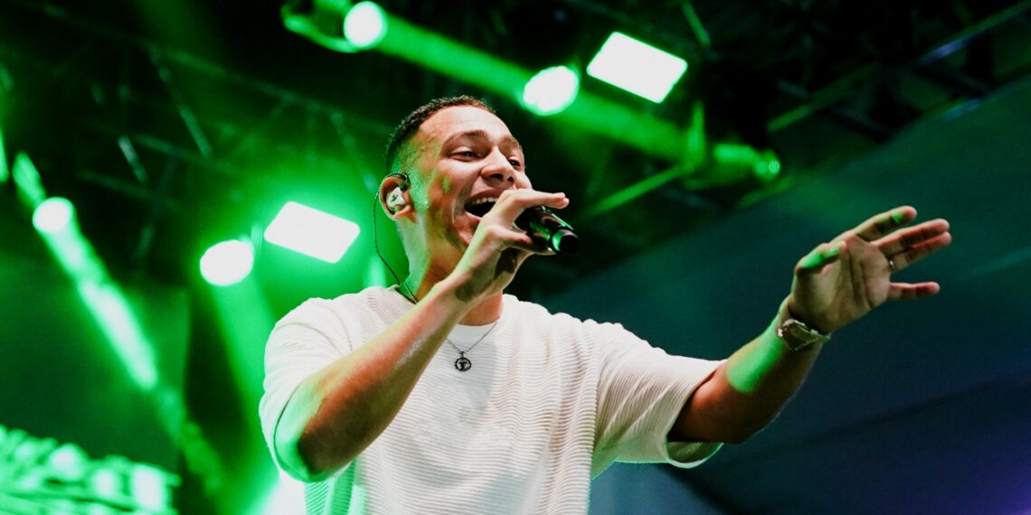 Marquinhos Navais coloca público para arrochar no São João em Paripe