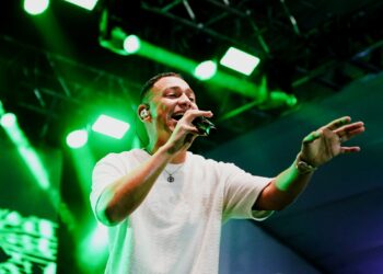 Marquinhos Navais coloca público para arrochar no São João em Paripe