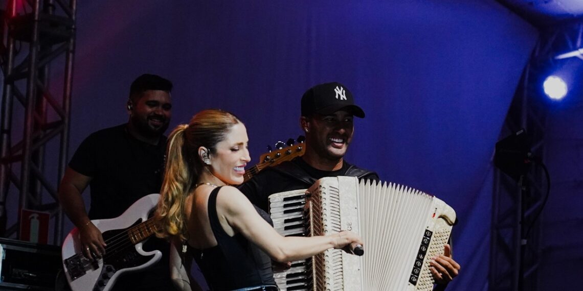 “Tenho swing baiano”, declara Manu Bahtidão que brilhou no São João em Paripe