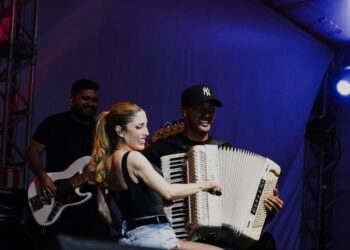 “Tenho swing baiano”, declara Manu Bahtidão que brilhou no São João em Paripe