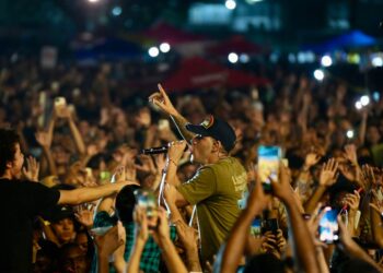Piseiro toma conta do Parque de Exposições com show de Zé Vaqueiro